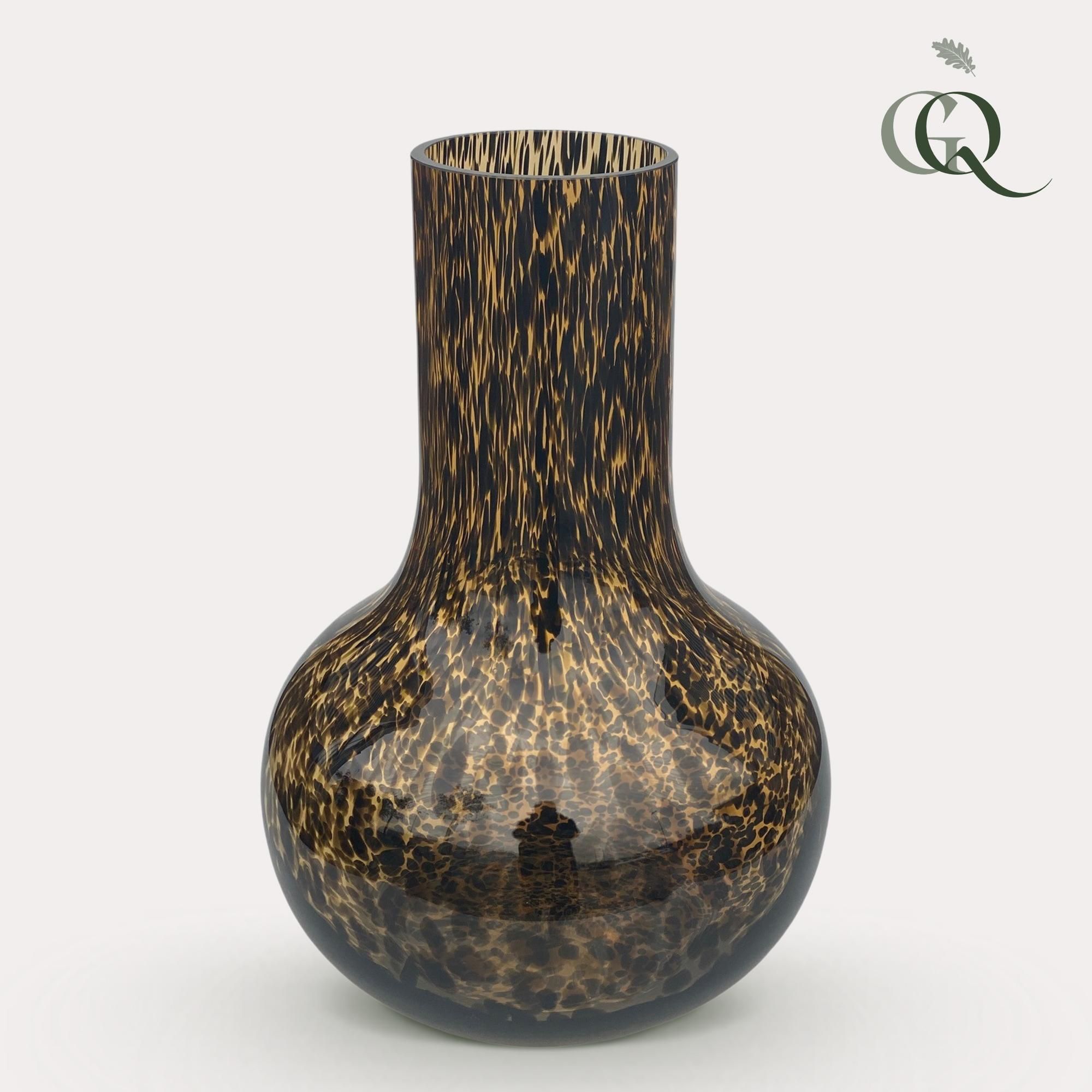 Glasvase mit Leopardenmuster